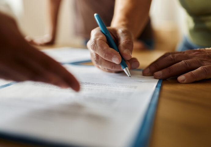 Signing a contract! title insurance Wilcox